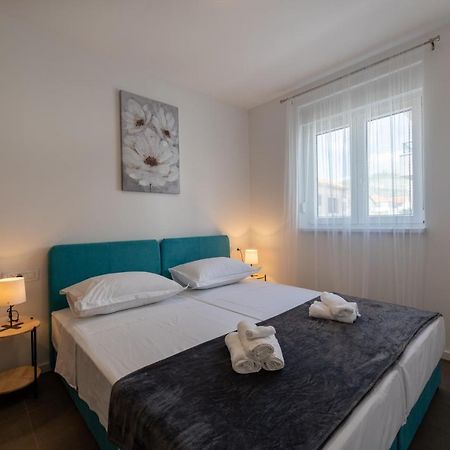 Apartments Maya & Tina Trogir Eksteriør bilde