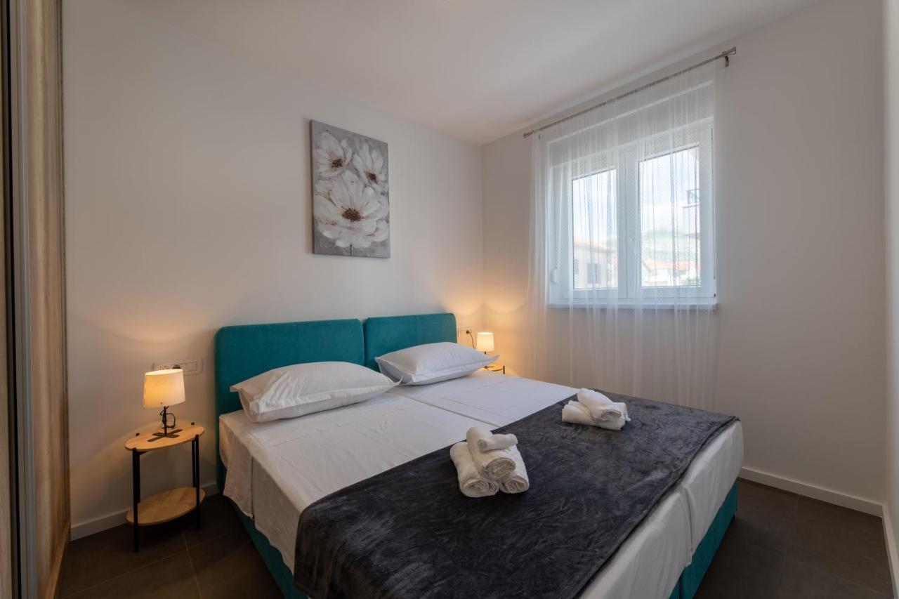 Apartments Maya & Tina Trogir Eksteriør bilde